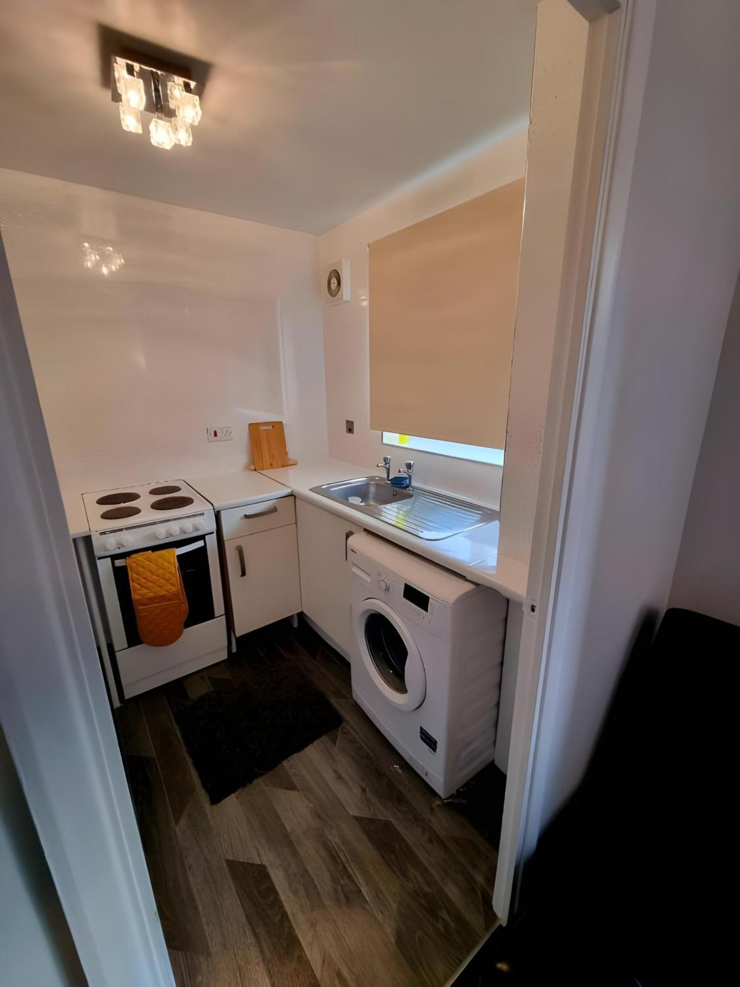 Sleek & Stylish - E15 Apartment With Parking Londres Exterior foto